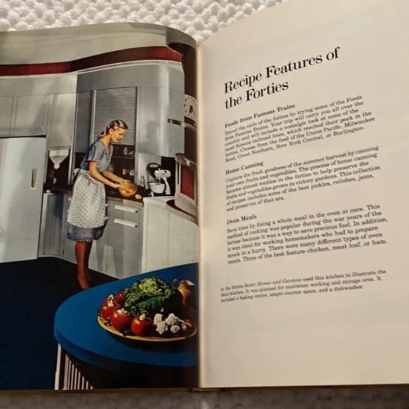 Vintage Better Homes and Gardens Cookbook - Picture 4 of 9